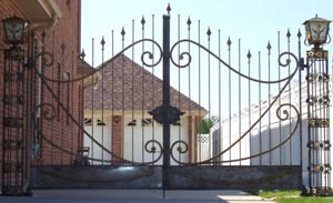Residential driveway gates
